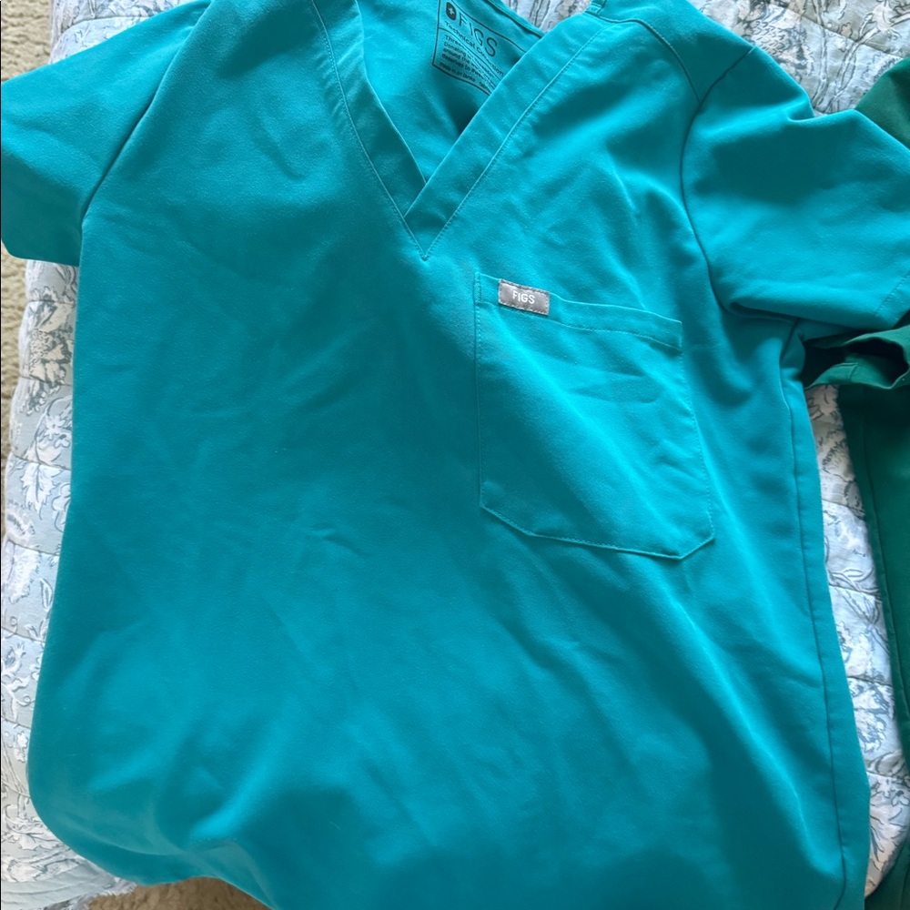 Figs scrubs